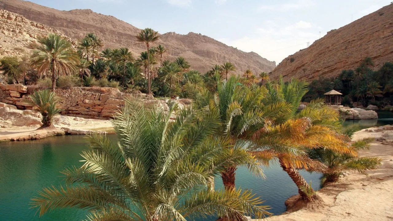 السياحة في عبري 