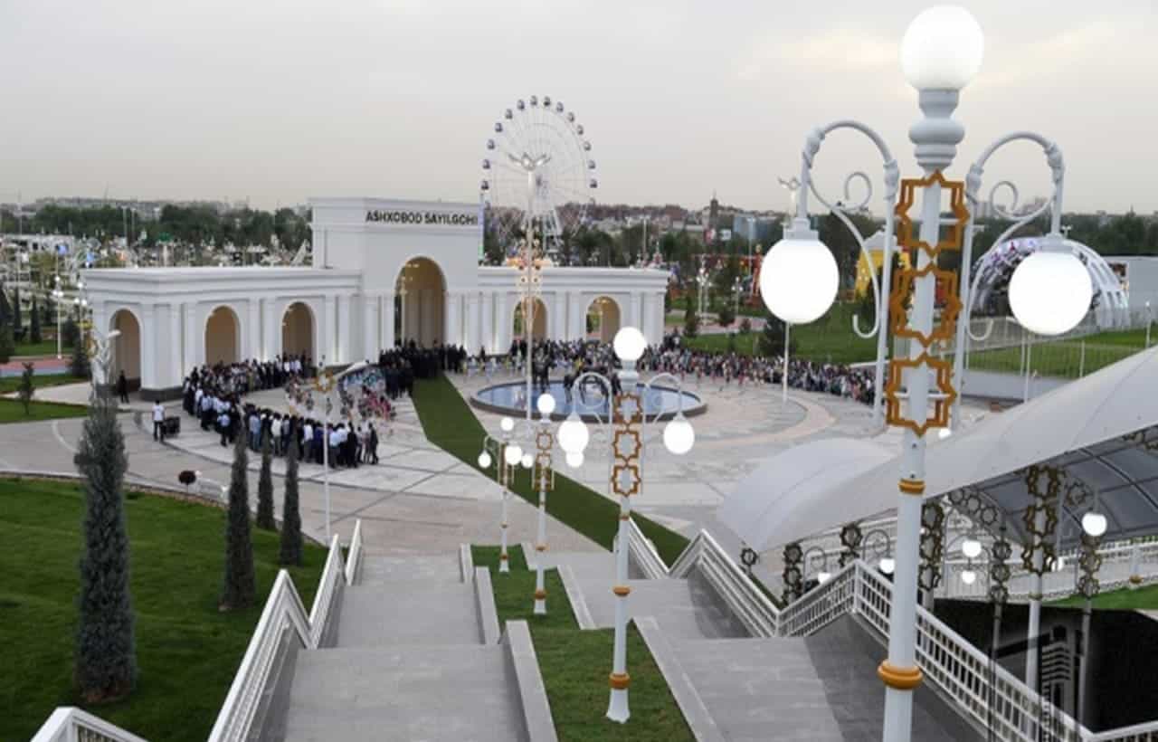 حديقة عشق أباد طشقند