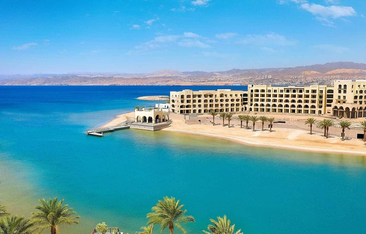 شواطئ المنارة
