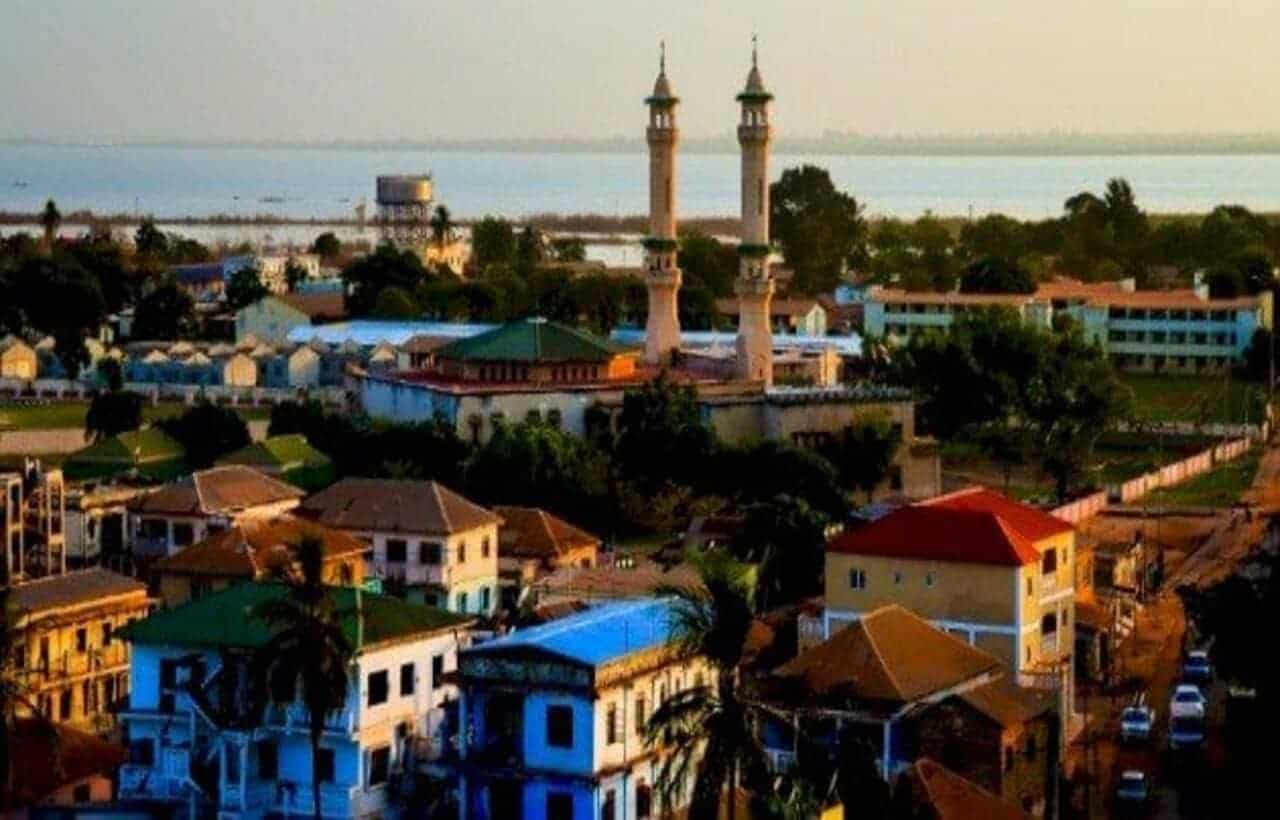 غامبيا